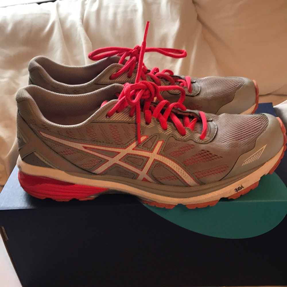 ASICS GT-1000 6 in gray/coral pink Women's running